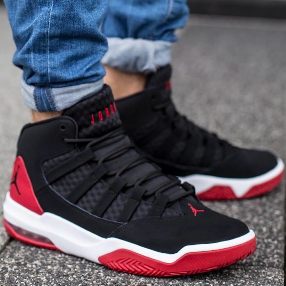 Jordan Max Aura (GS) Mid Bred Black/Gym Red/White AQ9214-006 Sz 4Y big boy